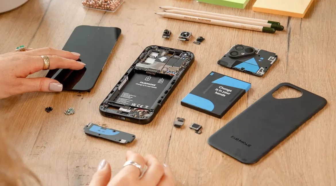 Fairphone, lo smartphone etico che ripari da casa