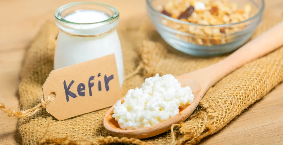 Yogurt o kefir per la salute intestinale?